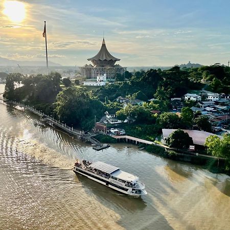Kuching City Center Riverbank Suites With Marvelous River View Exterior foto