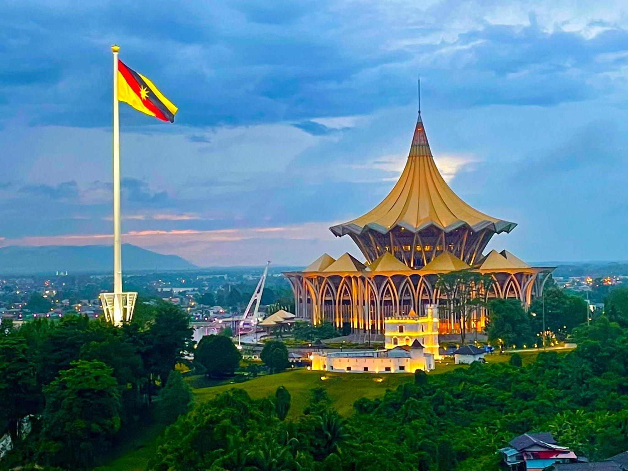 Kuching City Center Riverbank Suites With Marvelous River View Exterior foto