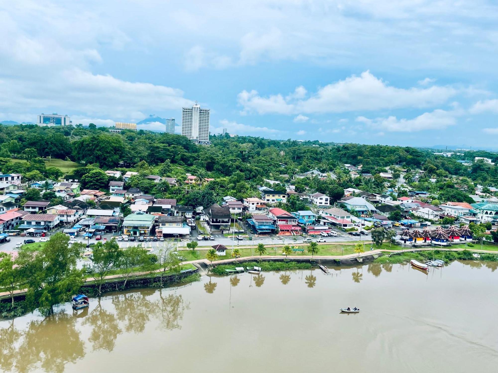 Kuching City Center Riverbank Suites With Marvelous River View Exterior foto